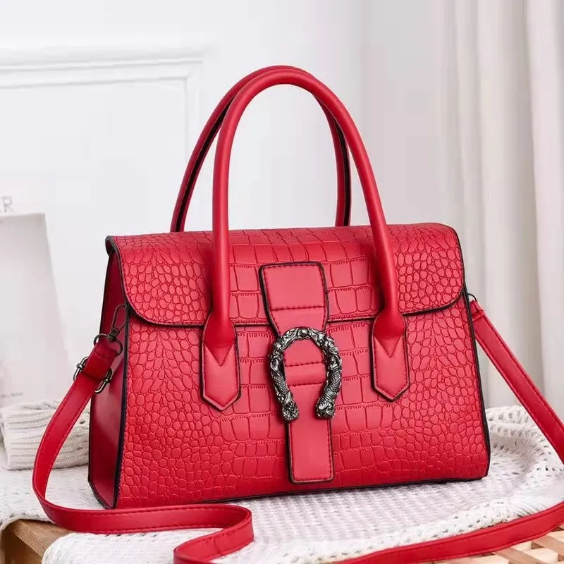 Sac à main élégant effet croco modèle standard