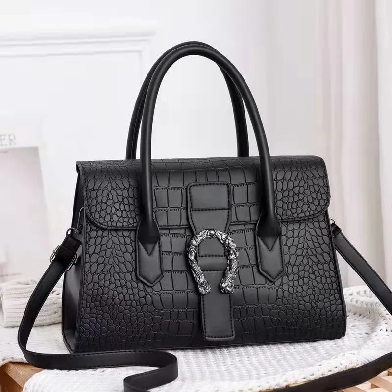 Sac à main élégant effet croco modèle standard